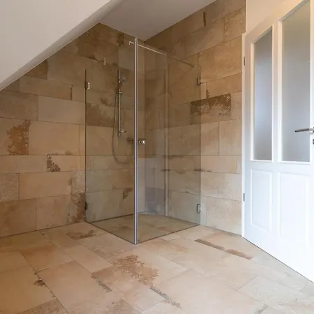 Spo Bude Spo Bude 3 *